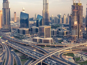الإمارات تتصدر عربياً جاذبية الاستثمار في نشاط السيارات