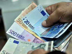 تحويلات مغاربة العالم تواصل الصعود وتتجاوز 89 مليار درهم
