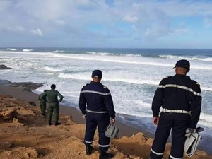 إحباط محاولة للهجرة السرية من سواحل الجديدة وتوقيف 16 شخصاً إحباط محاولة للهجرة السرية من سواحل الجديدة وتوقيف 16 شخصاً