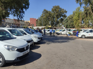 مهنيو سيارات الأجرة يطالبون برفع التعريفة بسبب غلاء المحروقات مهنيو سيارات الأجرة يطالبون برفع التعريفة بسبب غلاء المحروقات
