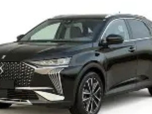DS Automobiles تجمع أربعة فنانين مغاربة حول DS 7 Édition Atlas