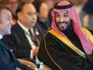 ماكرون في السعودية.. محطة أخيرة لجولة دبلوماسية في الخليج