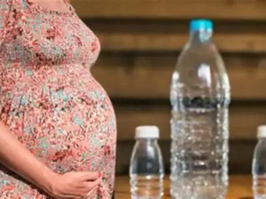 ملوثات البلاستيك أثناء الحمل.. دراسة ترصد ارتباطًا بانخفاض درجات الذكاء لدى الأطفال