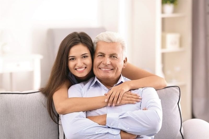 فارق السن بين الزوجين حاجز فكري ومعضلة يصعب حلها فارق السن بين الزوجين حاجز فكري ومعضلة يصعب حلها