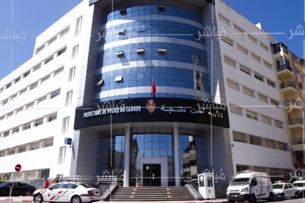 ولاية أمن طنجة ومصالح المديرية العامة لمراقبة التراب الوطني يحبطان عملية ترويج غاز "أكسيد النتروس" ولاية أمن طنجة ومصالح المديرية العامة لمراقبة التراب الوطني يحبطان عملية ترويج غاز "أكسيد النتروس"