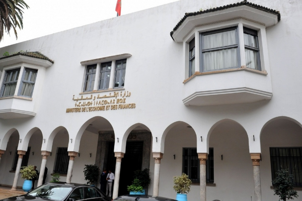 نقابيو المهن الحرة يهددون بالاحتجاج