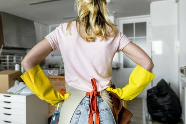 النساء يكرسن أكثر من سدس يومهن للقيام بالأعمال المنزلية