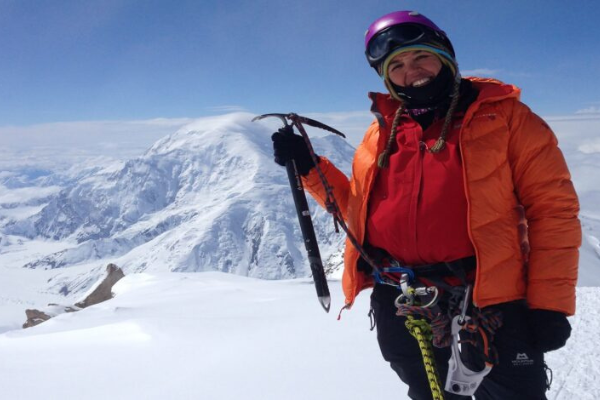 المغربية بشرى بايبانو بطلة رياضة تسلق الجبال بسينما النهضة الرباط المغربية بشرى بايبانو بطلة رياضة تسلق الجبال بسينما النهضة الرباط