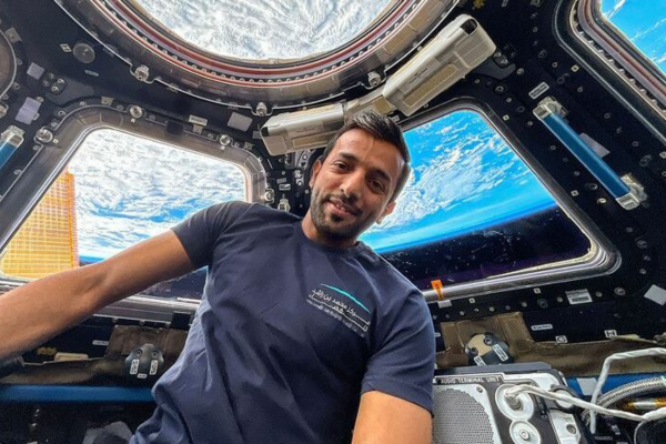 “لقاء من الفضاء”مع رائد الفضاء الإماراتي سلطان النيادي