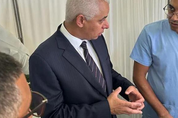55 ألف متبرع بالدم لضحايا الزلزال والحكومة تزود المناطق المنكوبة بـ800 طن من الأدوية