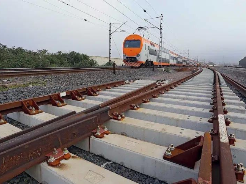 “غياب التمويل” يُعيق ربط 43 مدينة بالقطار “غياب التمويل” يُعيق ربط 43 مدينة بالقطار