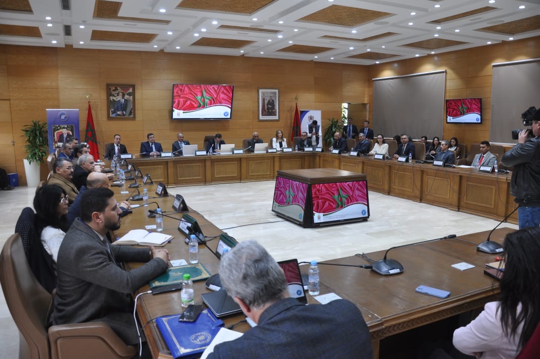 توزيع مشاريع مدرة للدخل لفائدة نزيلات ونزلاء بالمؤسسات السجنية سبق وأن أدينوا بموجب قانون مكافحة الإرهاب، ممن انخرطوا في برنامج مصالحة