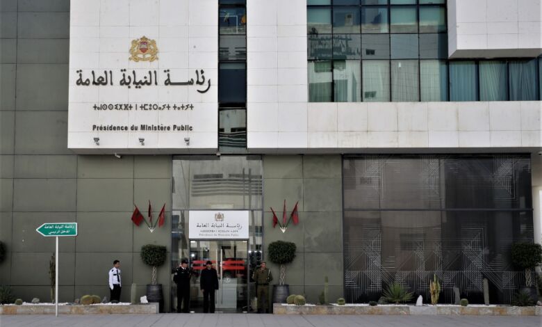 من بينهم عميد شرطة الفرقة الوطنية تحيل  ثلاثة موظفين للشرطة على أنظار النيابة العامة في قضية تتعلق بإفشاء السر المهني  والإرشاء والارتشاء