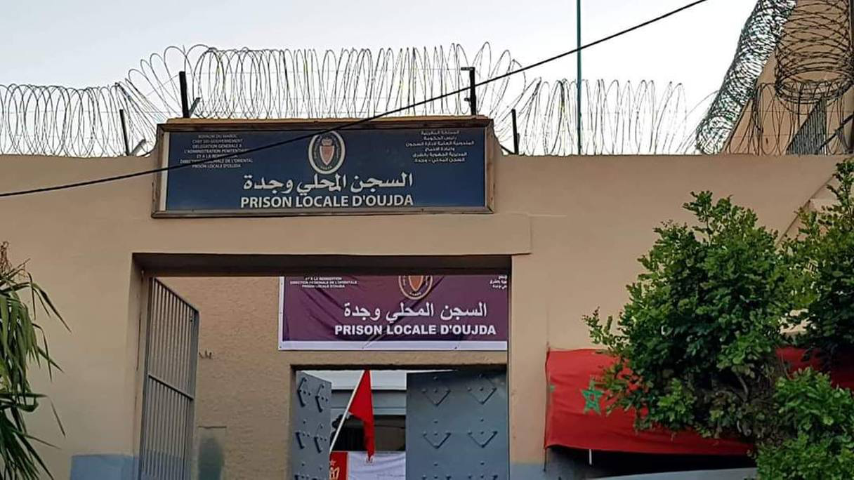 سجن وجدة يكشف حالة سجين تعرض لشلل مفاجئ وترد على "ادعاءات "جمعية حقوقية