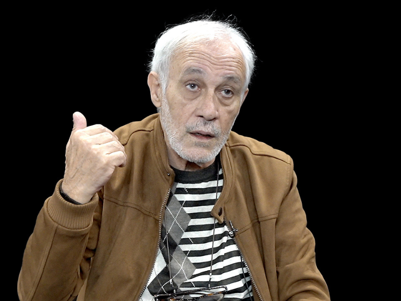 الدار البيضاء: المخرج السينمائي سعد الشرايبي يوقع روايته الجديدة الدار البيضاء: المخرج السينمائي سعد الشرايبي يوقع روايته الجديدة