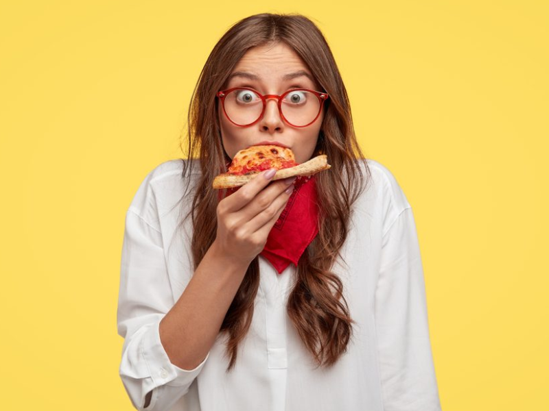 الجوع العاطفي : كيف تؤثر المشاعر السلبية على النظام الغذائي؟ الجوع العاطفي : كيف تؤثر المشاعر السلبية على النظام الغذائي؟