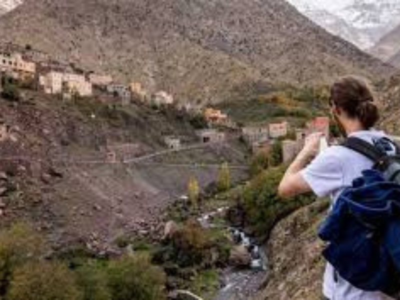 إمليل.. وجهة سياحية جبلية تستقطب المغاربة والأجانب وسط آمال بانتعاش القطاع إمليل.. وجهة سياحية جبلية تستقطب المغاربة والأجانب وسط آمال بانتعاش القطاع