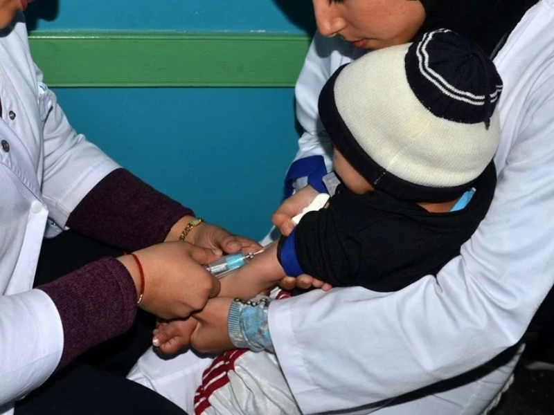 انخفاض متواصل في حالات الحصبة بالمغرب ووزارة الصحة تمدد حملة التلقيح انخفاض متواصل في حالات الحصبة بالمغرب ووزارة الصحة تمدد حملة التلقيح