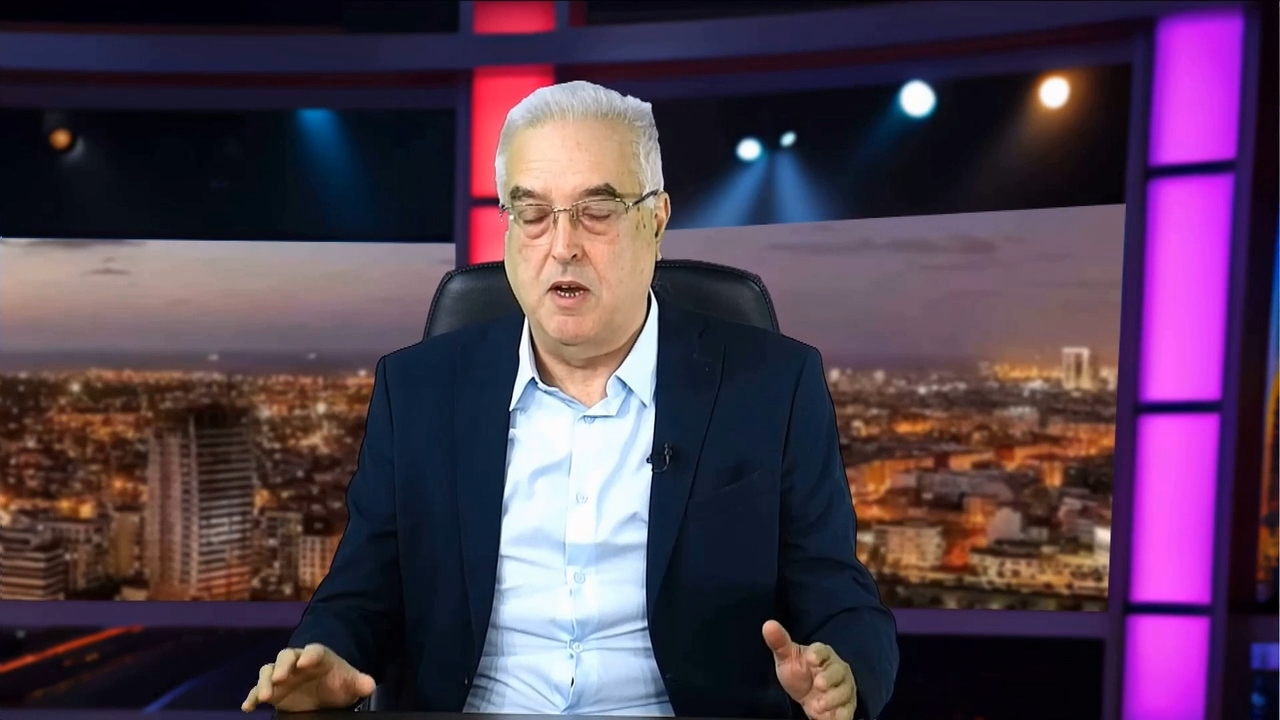 لسنا أغبياء وهم ليسوا عباقرة... إنهم فقط يدعمون الفاشل حتى ينجح