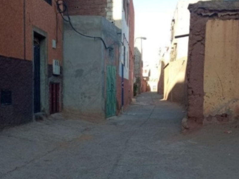 حتلال الملك العمومي بدوار برادة بمراكش: معاناة الساكنة وصمت السلطات