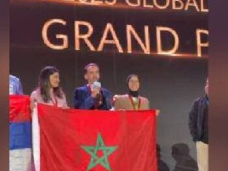 الفريق المغربي "نوفا أور آوت أوف ذ بوكس" يتوج بالجائزة الكبرى في مسابقة هواوي العالمية لتكنولوجيا المعلومات والاتصالات