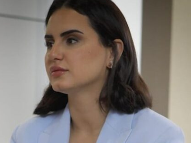 وداد المنيعي.. مسيرة فنية متألقة بين التحديات والالتزام
