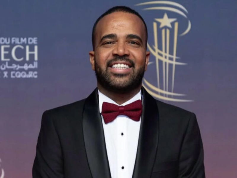 محمد باسو يطلق جولة "آتوت": تجربة كوميدية جديدة تجمع بين الفكاهة والواقع محمد باسو يطلق جولة "آتوت": تجربة كوميدية جديدة تجمع بين الفكاهة والواقع