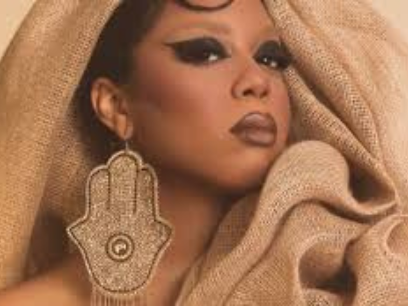 جَيْلان: عودة فنية تحتفي بالهوية المغربية والجمال الأنثوي جَيْلان: عودة فنية تحتفي بالهوية المغربية والجمال الأنثوي