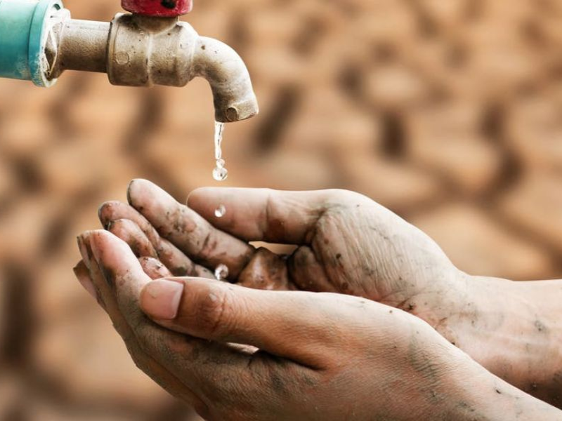 الماء في المغرب بين الرهانات التنموية والتغير المناخي... مسارات لإرساء حكامة فعالة ومستدامة الماء في المغرب بين الرهانات التنموية والتغير المناخي... مسارات لإرساء حكامة فعالة ومستدامة