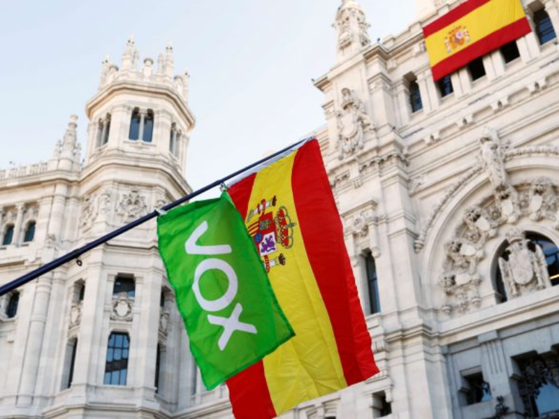 حزب "فوكس" اليميني المتطرف باسبانيا يهاجم الثقافة المغربية ويطالب بإلغاء برنامج تعليم اللغة الأم  حزب "فوكس" اليميني المتطرف باسبانيا يهاجم الثقافة المغربية ويطالب بإلغاء برنامج تعليم اللغة الأم