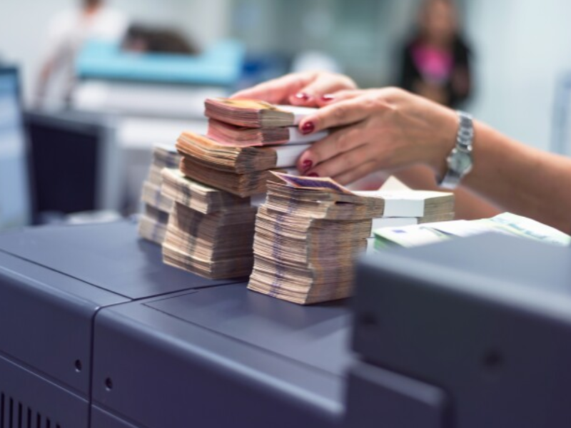 بنك المغرب يكشف عن ارتفاع قياسي في ودائع البنوك بنسبة 8.2% خلال مايو 2025