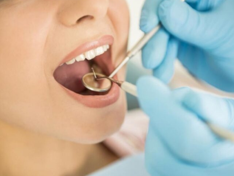 أطباء الأسنان يطالبون برد الاعتبار للمهنة وتعزيز مكانتها داخل المنظومة الصحية أطباء الأسنان يطالبون برد الاعتبار للمهنة وتعزيز مكانتها داخل المنظومة الصحية