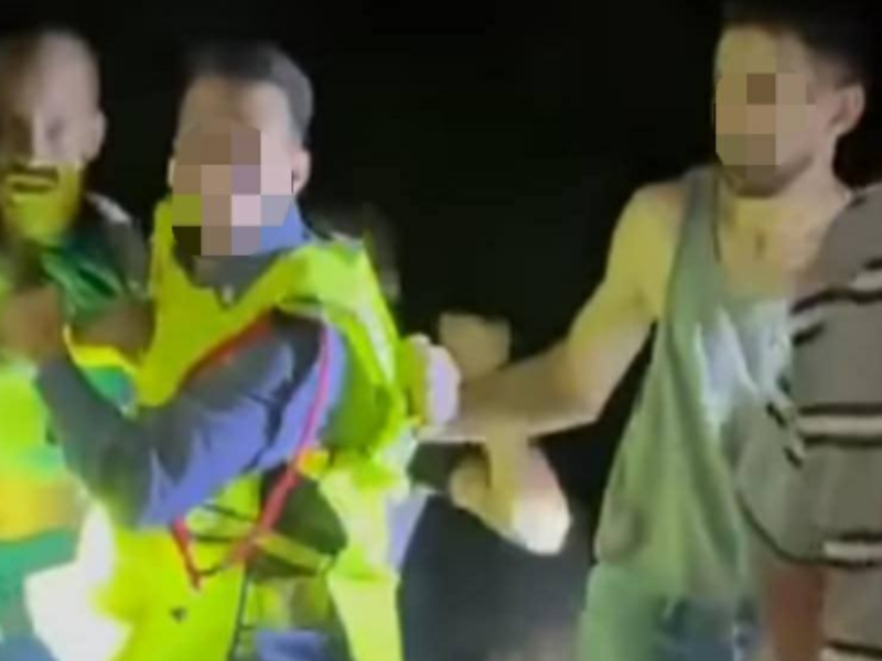 الدرك الملكي يضع حداً لجرائم “سفاح أوفوس” بعد مطاردة ميدانية دامت 72 ساعة الدرك الملكي يضع حداً لجرائم “سفاح أوفوس” بعد مطاردة ميدانية دامت 72 ساعة