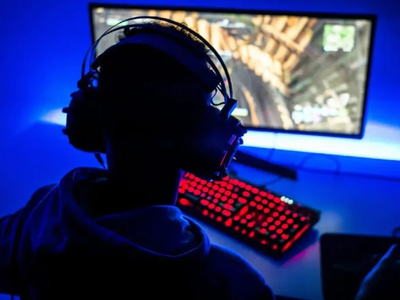 ألعاب الفيديو والإفراط في ممارستها: تأثيرات مدمرة على الصحة النفسية والنوم لدى المراهقين ألعاب الفيديو والإفراط في ممارستها: تأثيرات مدمرة على الصحة النفسية والنوم لدى المراهقين