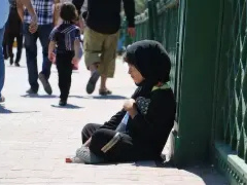 تزايد ممارسات التسول بين المراهقين يثير القلق بمراكش تزايد ممارسات التسول بين المراهقين يثير القلق بمراكش