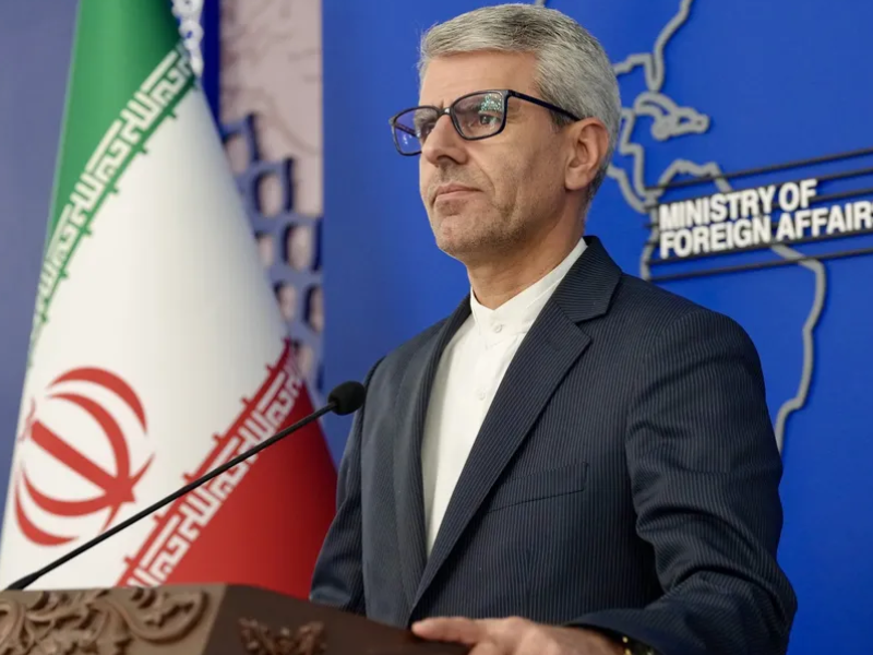 إيران تتوعد بالرد بعد طرد سفيرها من أستراليا وترفض الاتهامات بالهجمات المعادية للسامية إيران تتوعد بالرد بعد طرد سفيرها من أستراليا وترفض الاتهامات بالهجمات المعادية للسامية