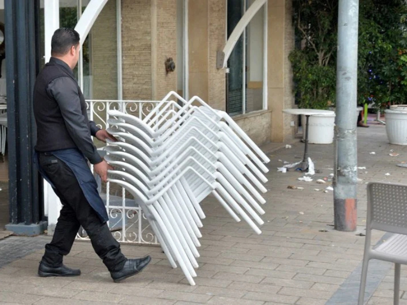 دراسة سوسيولوجية تكشف هشاشة العمال في قطاع المقاهي بالقنيطرة وتطرح حلولاً متكاملة