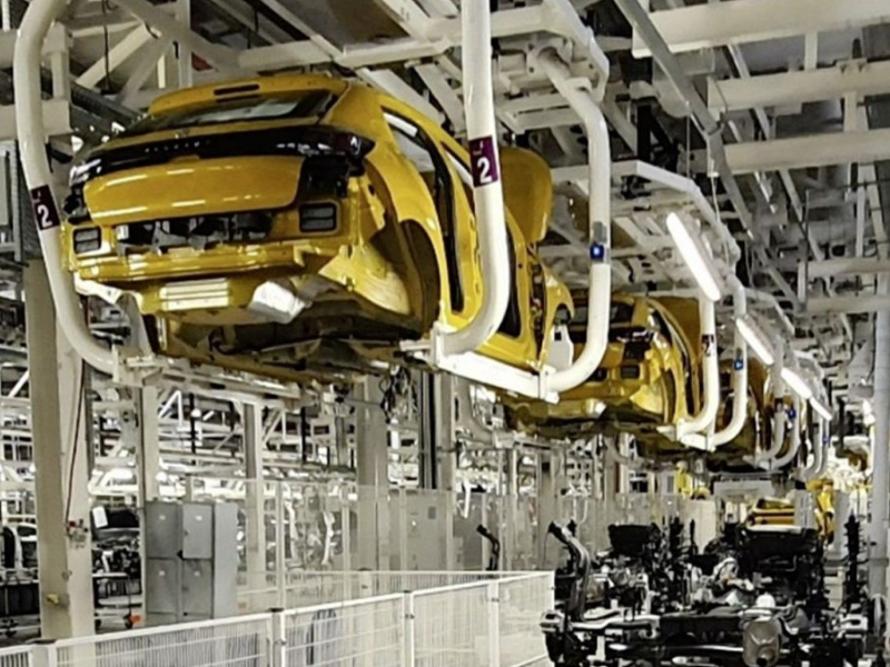 ستيلانتيس تضاعف إنتاج مصنع القنيطرة إلى 535 ألف سيارة سنويًا