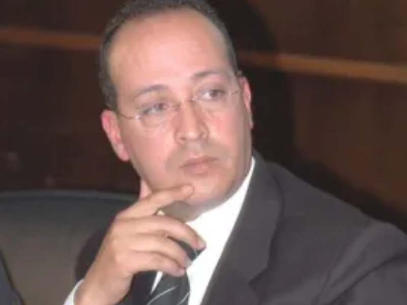 تراجيديا الصوت المكسور في “الحياة الوردية”، سيرة امرأة أحرقت ذكرياتها لتنير الطريق