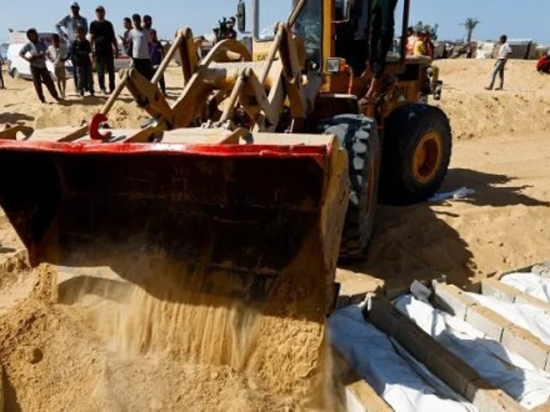 عمليات البحث عن جثث أسرى إسرائيليين تتواصل في خان يونس بعد القصف على الأنفاق