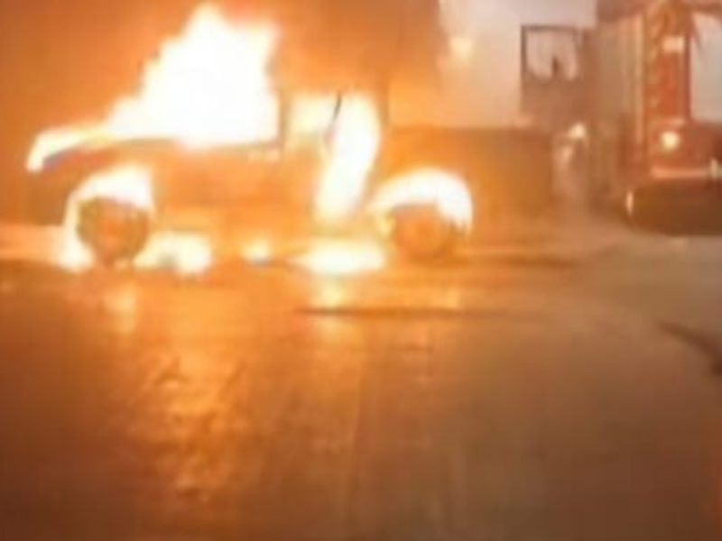 تيزنيت.. توقيف شخصين يشتبه في تورطهما في إضرام النار وتخريب سيارات تيزنيت.. توقيف شخصين يشتبه في تورطهما في إضرام النار وتخريب سيارات