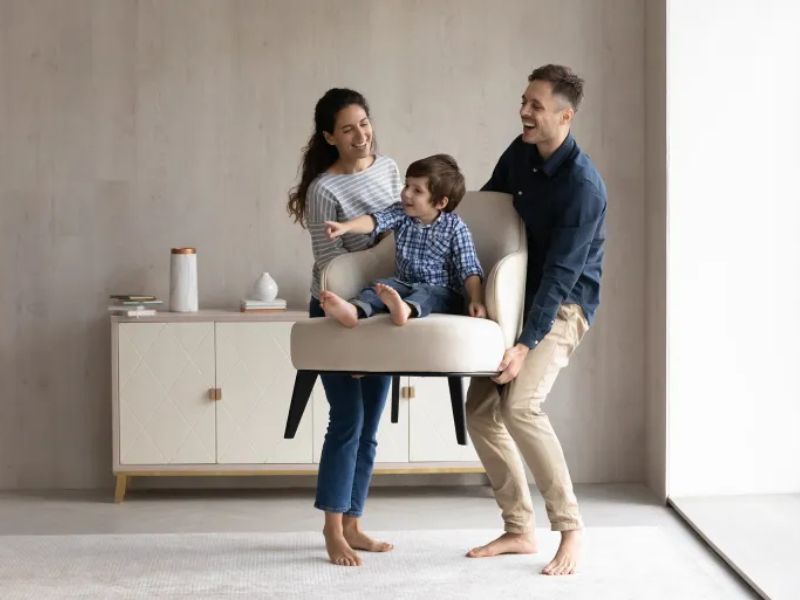 الحماية المفرطة... حين يتحول الحب الأبوي إلى عبء نفسي على الأبناء