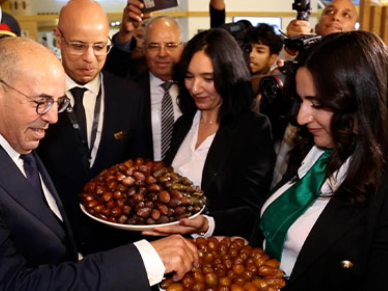 أرفود تحتضن ملتقى التمر الدولي بحضور أكثر من 230 عارضا و90 ألف زائر أرفود تحتضن ملتقى التمر الدولي بحضور أكثر من 230 عارضا و90 ألف زائر