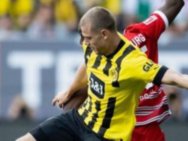 بوروسيا دورتموند في رحلة محفوفة بالمخاطر إلى ملعب أوجسبورج بوروسيا دورتموند في رحلة محفوفة بالمخاطر إلى ملعب أوجسبورج