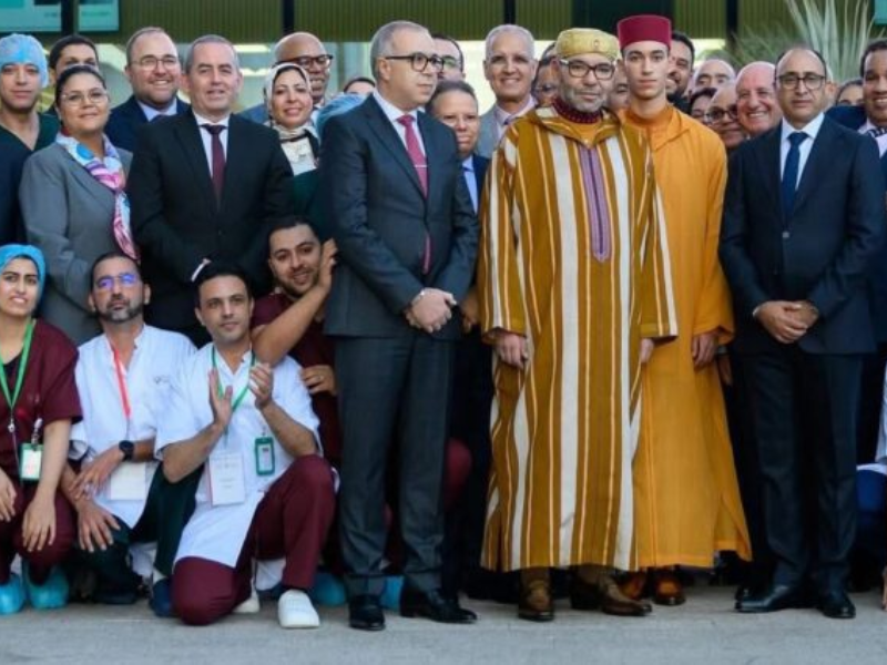 جلالة الملك يعطي انطلاقة المركب الاستشفائي الجامعي بالرباط ويأمر ببدء تشغيل مستشفى أكادير الجامعي