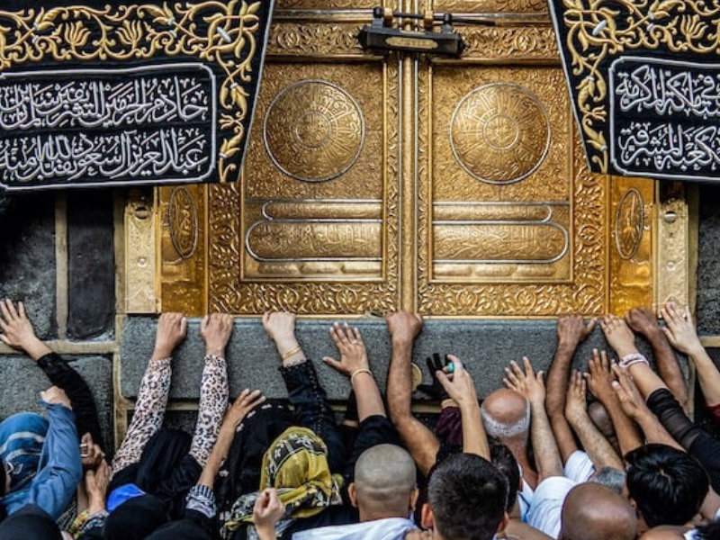 العمرة: رحلة روحانية أم عادة اجتماعية؟