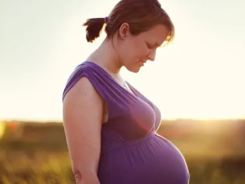 الحمل بلا فلتر: دليل صريح وواقعي لتجربة الأمومة