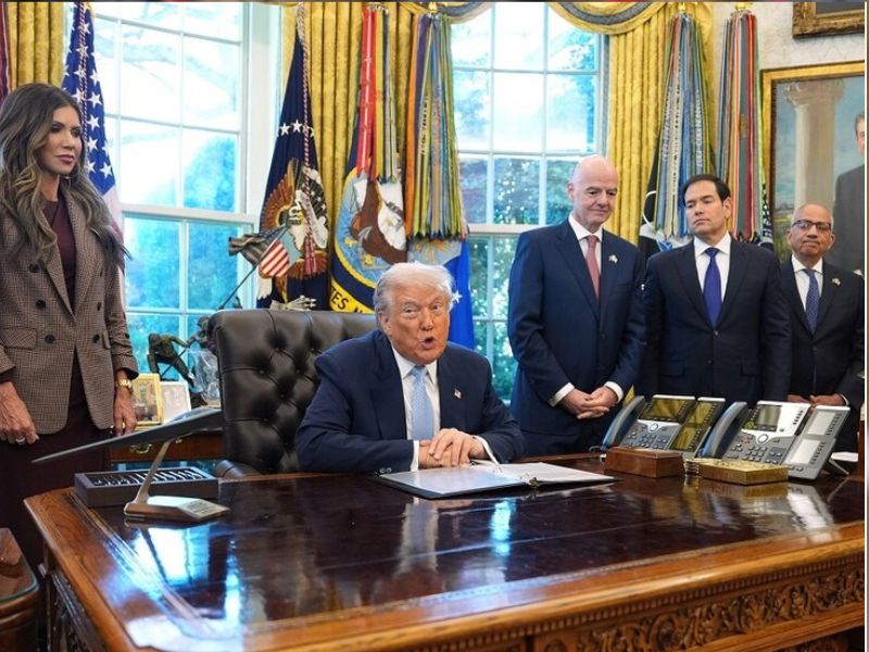 النجم البرتغالي رونالدو يجلس قرب ترامب في لقاء تاريخي بالبيت الأبيض