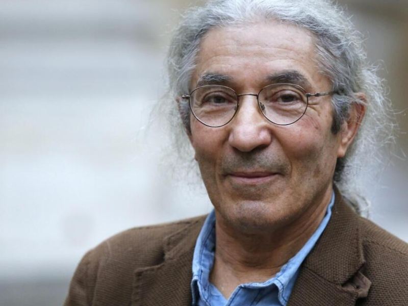 تعطيل الجواز البيومتري لبوعلام صنصال يثير الجدل مجددًا في الجزائر