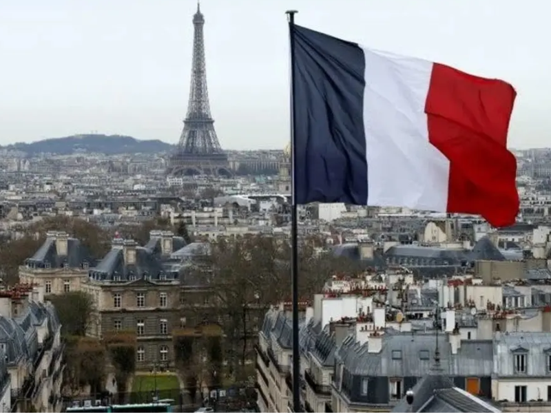 نقابات فرنسية تدعو لإضراب شامل ضد مشروع ميزانية 2026